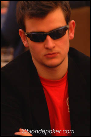 thought that was tom cruise in top gun for a mo